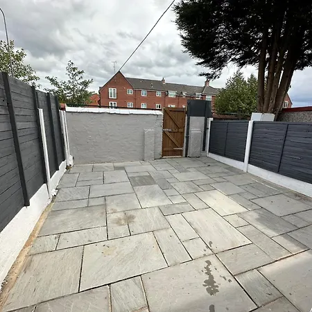 Mmc Serviced Accommodation Leigh  Esterno foto
