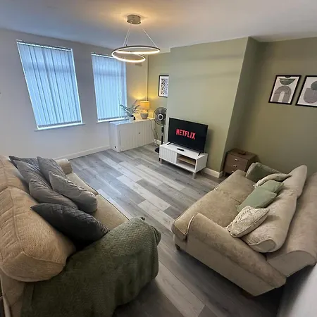 Mmc Serviced Accommodation Leigh  Esterno foto